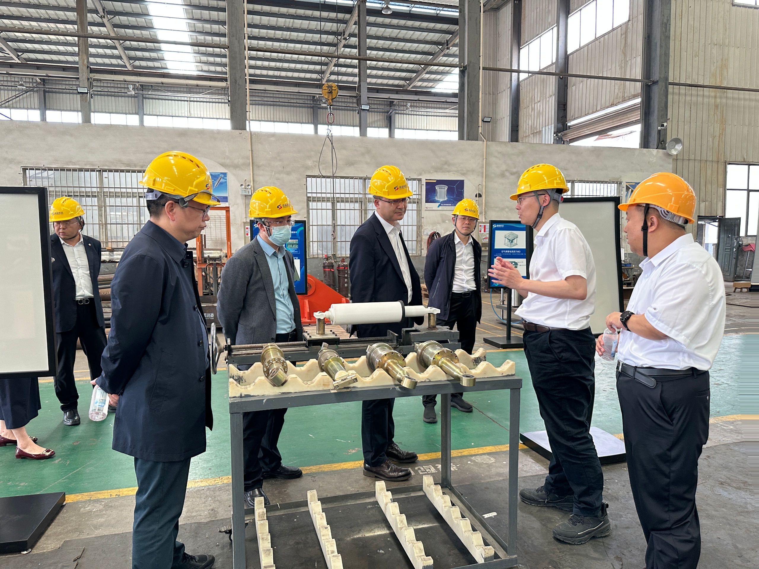 招商交科黨委書記、董事長(zhǎng)張華一行調(diào)研瀟振科技